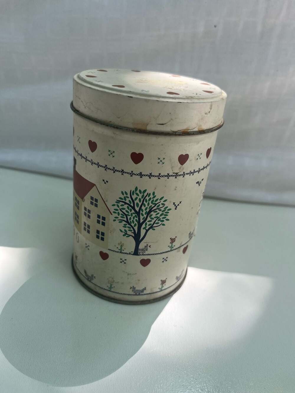 Vintage JSNY Metal Nesting Canister with Country House and Hearts Print